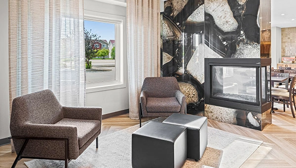 Home Inn & Suites Regina Airport West